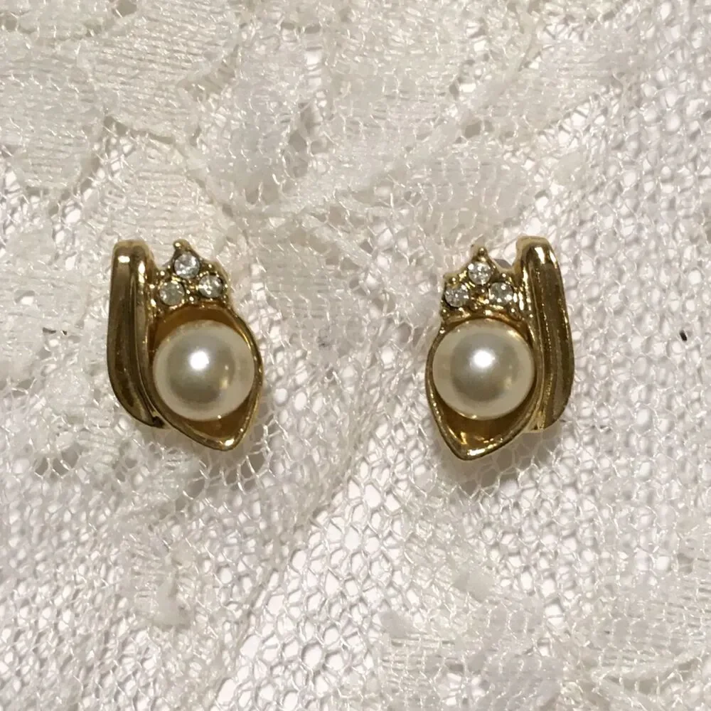 Vintage Rhinestone Faux Pearl Earrings Gold Tone Studs
